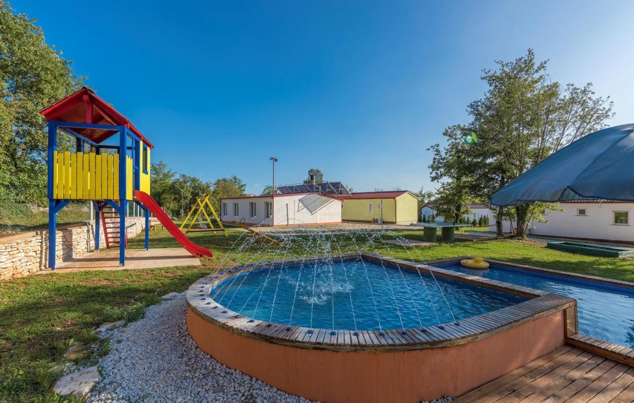 Holiday Park Village Jelovci Kringa Eksteriør bilde
