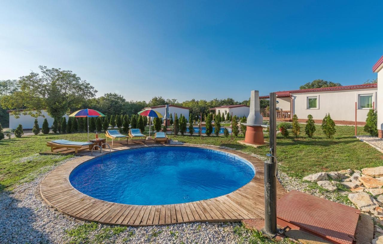 Holiday Park Village Jelovci Kringa Eksteriør bilde